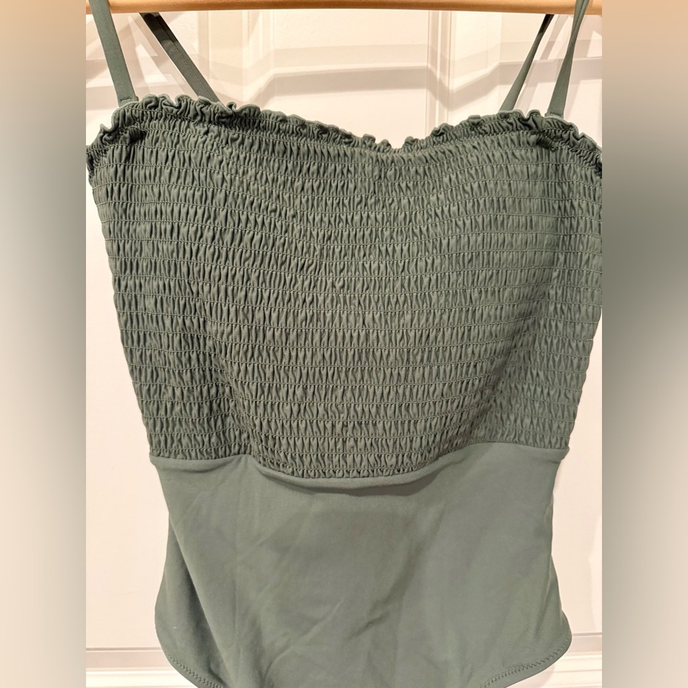 J. Crew women’s olive Green One-Piece Swimsuit, size 4, excellent condition. - Picture 2 of 7